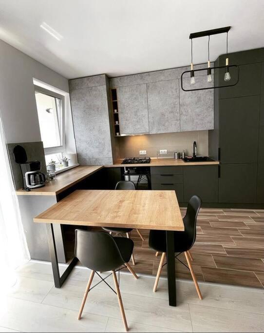 Minimalist Studio Apartment Braşov Esterno foto