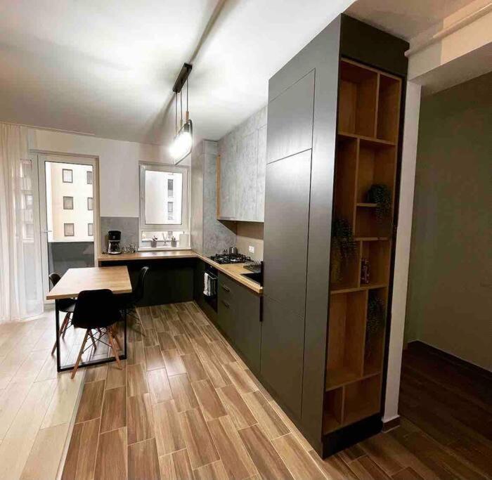 Minimalist Studio Apartment Braşov Esterno foto